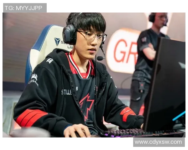 赛后分析：FPX与TES对决中的战术意识与团队配合探讨